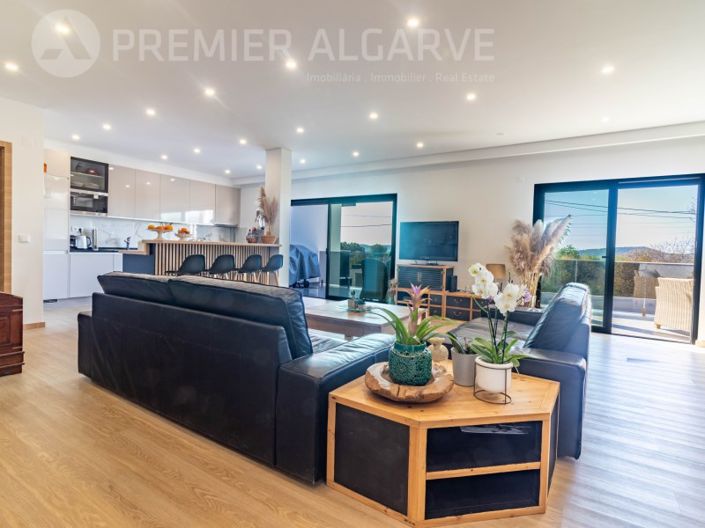 Image No.6-3 Bed Apartment for sale