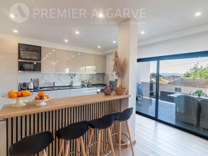 Image No.9-3 Bed Apartment for sale