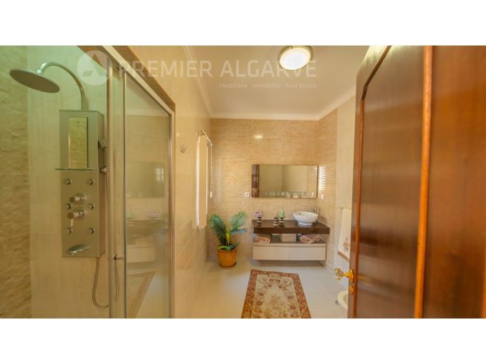 Image No.11-4 Bed House for sale