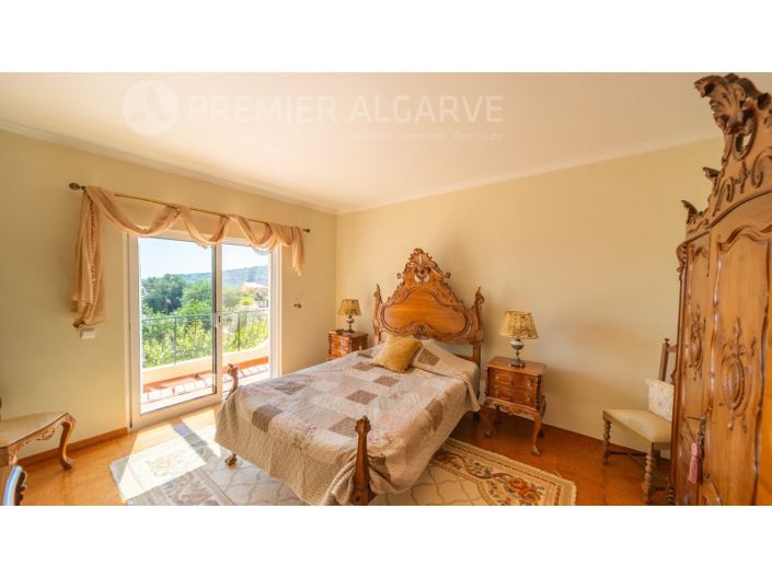 Image No.17-4 Bed House for sale