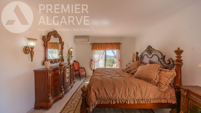 Image No.18-4 Bed Villa for sale