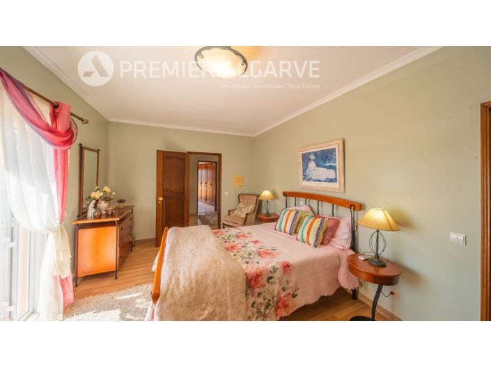 Image No.22-4 Bed House for sale