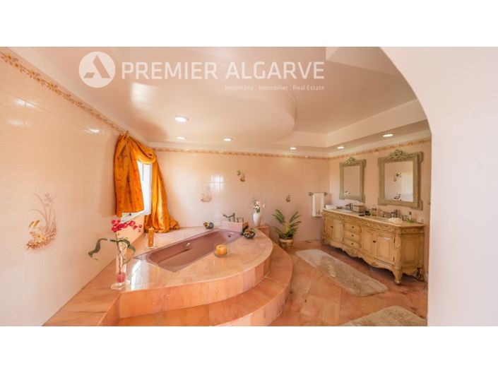 Image No.23-4 Bed House for sale