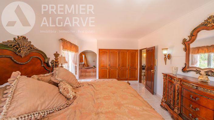 Image No.30-4 Bed Villa for sale