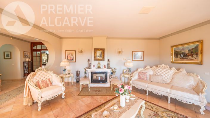 Image No.4-4 Bed Villa for sale