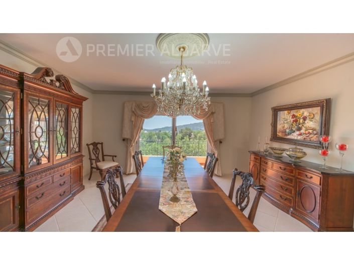 Image No.8-4 Bed House for sale