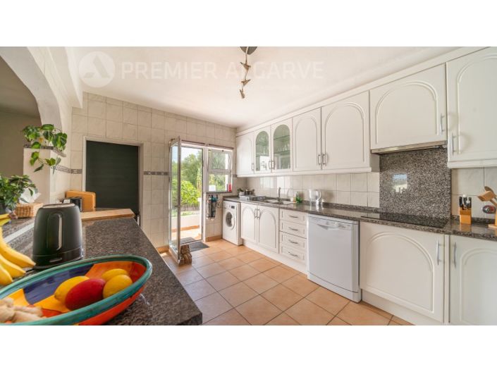 Image No.10-4 Bed House for sale