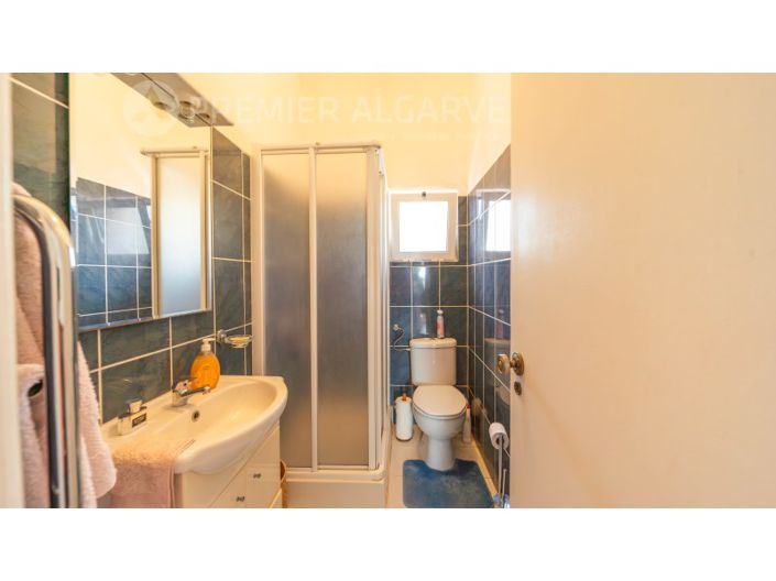 Image No.19-4 Bed House for sale