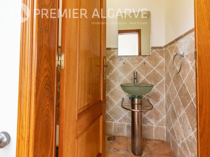 Image No.11-4 Bed House for sale