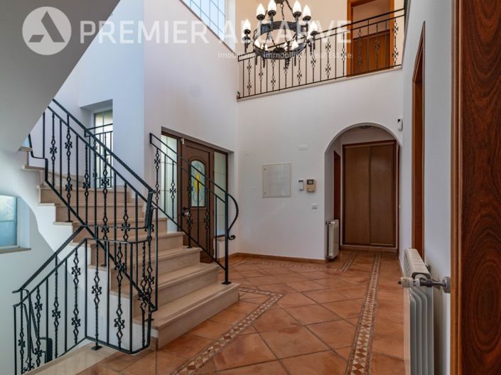 Image No.12-4 Bed House for sale