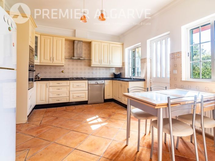 Image No.15-4 Bed House for sale