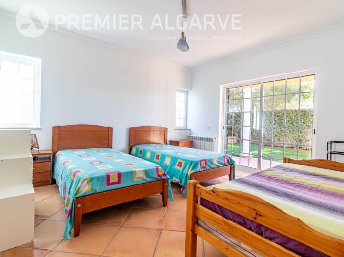 Image No.18-4 Bed House for sale