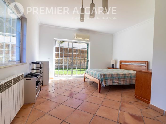 Image No.19-4 Bed House for sale