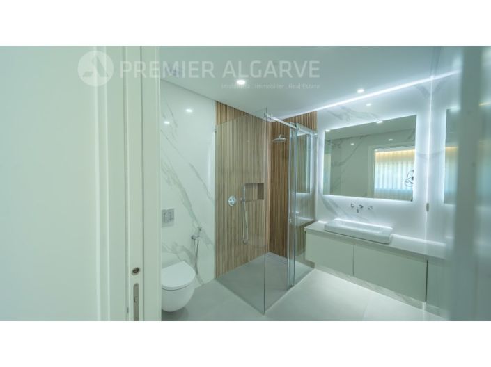 Image No.21-2 Bed Apartment for sale