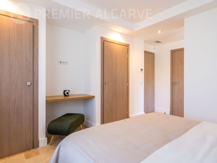 Image No.21-4 Bed House for sale