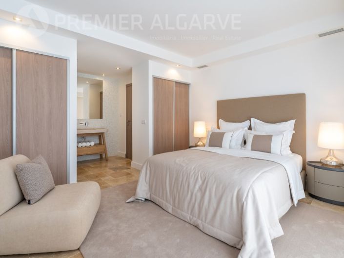 Image No.23-4 Bed House for sale