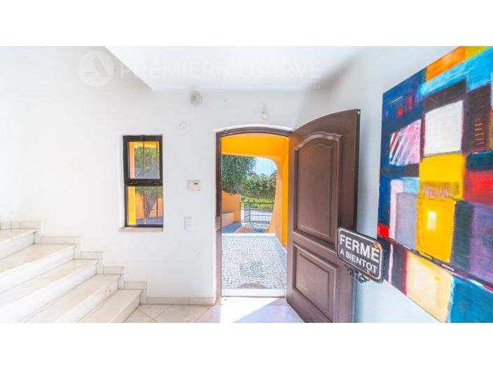 Image No.10-5 Bed House for sale