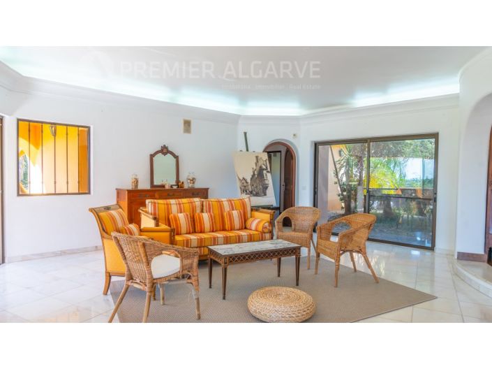 Image No.12-5 Bed House for sale