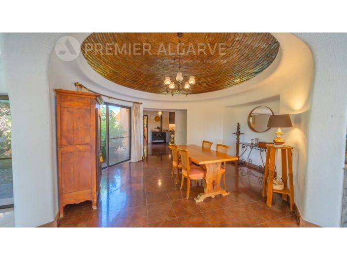 Image No.18-5 Bed House for sale