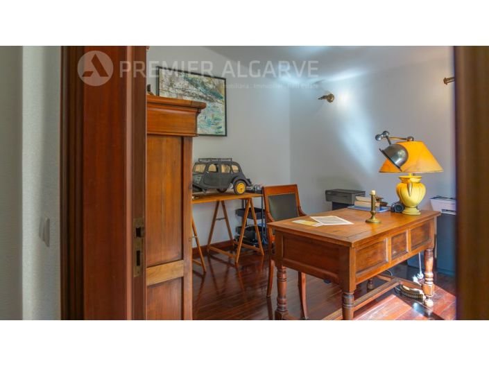 Image No.27-5 Bed House for sale