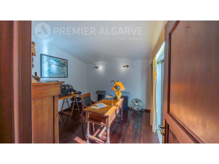 Image No.28-5 Bed House for sale