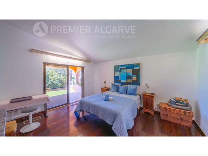 Image No.36-5 Bed House for sale