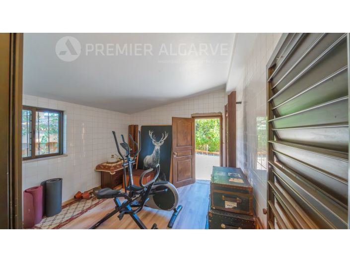 Image No.38-5 Bed House for sale