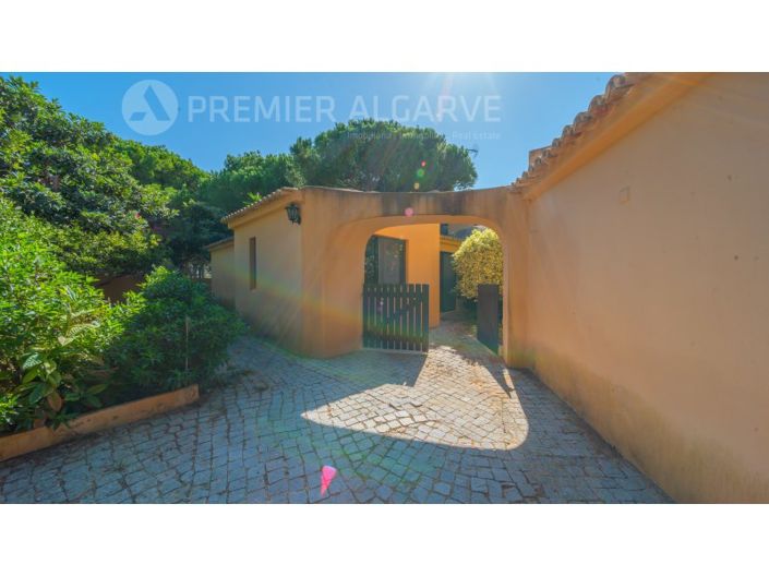 Image No.50-5 Bed House for sale