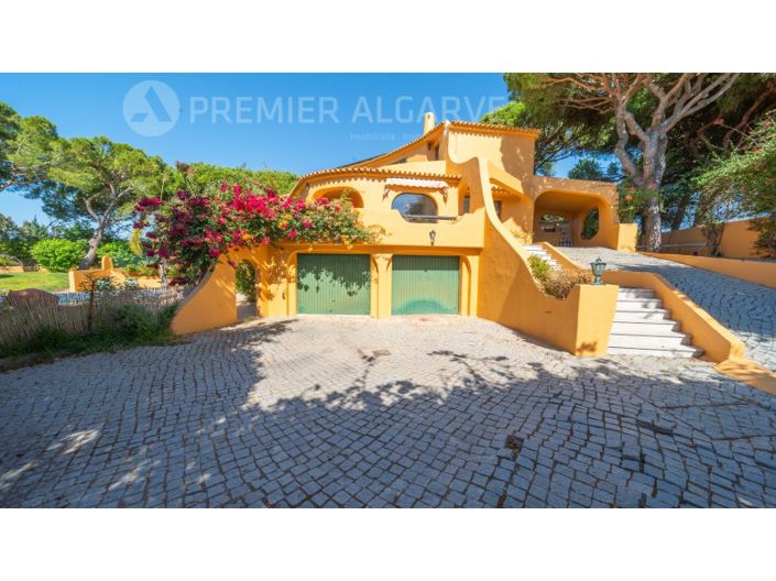 Image No.6-5 Bed House for sale