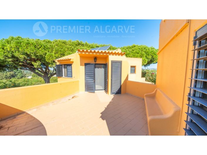 Image No.8-5 Bed House for sale