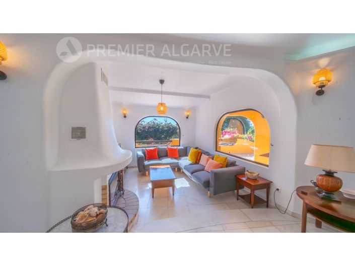 Image No.9-5 Bed House for sale