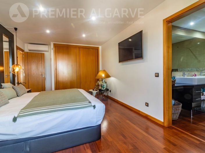 Image No.15-3 Bed Apartment for sale