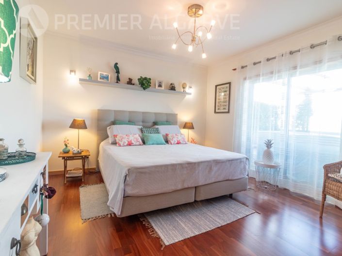 Image No.17-3 Bed Apartment for sale