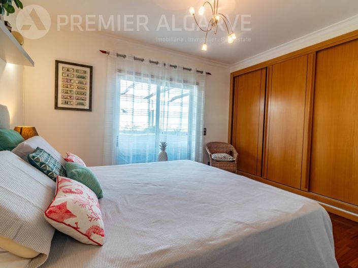 Image No.18-3 Bed Apartment for sale