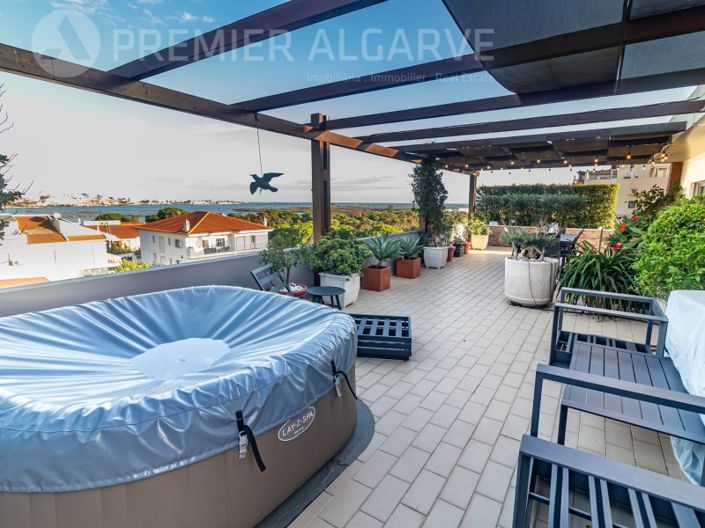 Image No.24-3 Bed Apartment for sale