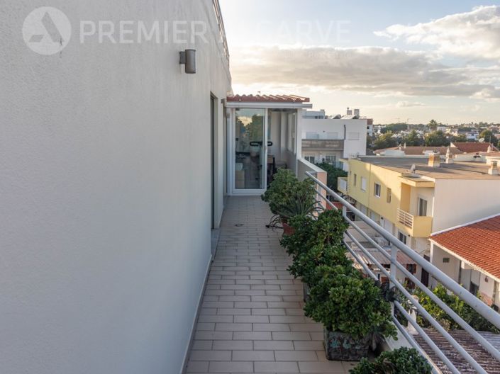 Image No.25-3 Bed Apartment for sale