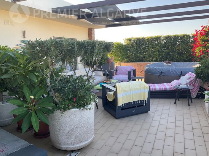 Image No.27-3 Bed Apartment for sale