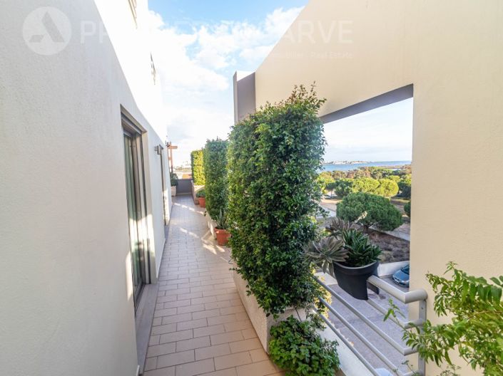 Image No.30-3 Bed Apartment for sale