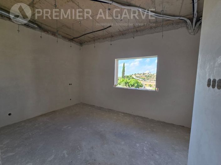 Image No.1-3 Bed Apartment for sale