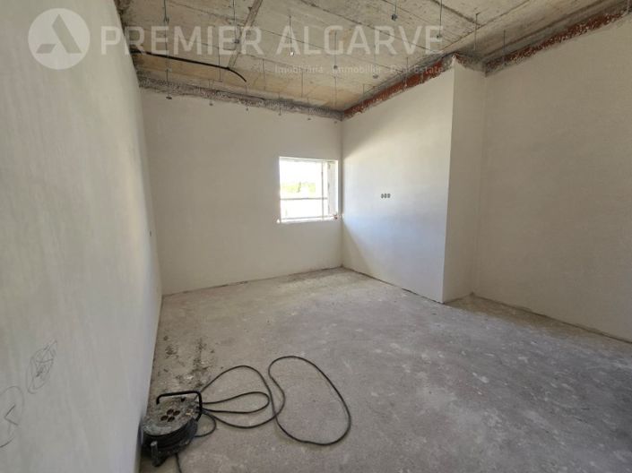 Image No.3-3 Bed Apartment for sale