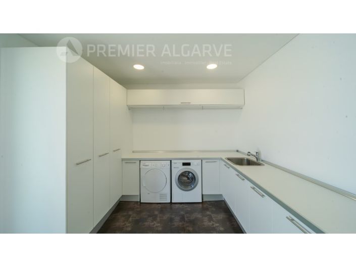 Image No.12-4 Bed House for sale