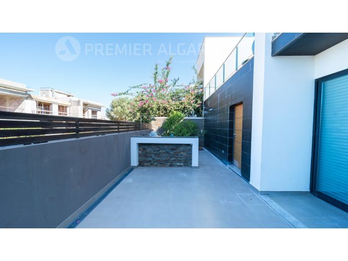 Image No.14-4 Bed House for sale