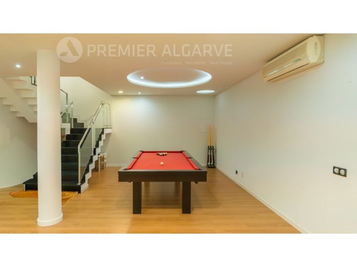 Image No.18-4 Bed House for sale