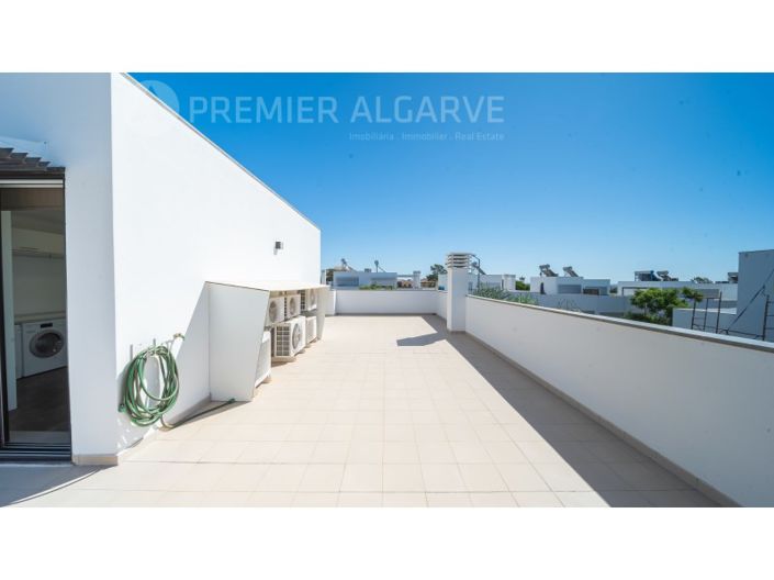 Image No.21-4 Bed House for sale