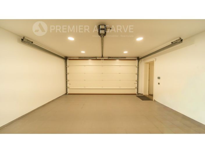 Image No.26-4 Bed House for sale