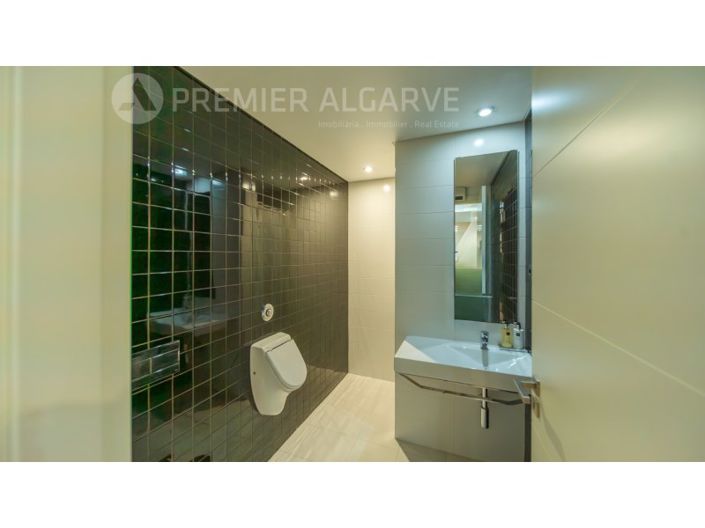 Image No.30-4 Bed House for sale