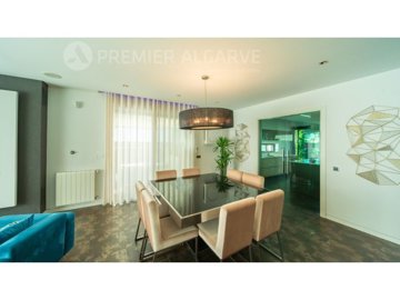 idaea2b501-0000-0500-0000-0000179c6175