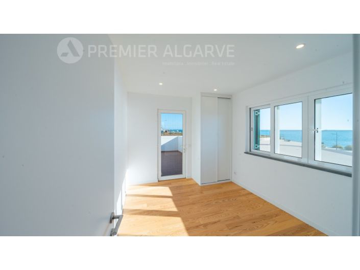 Image No.10-2 Bed House for sale