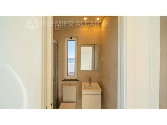 Image No.12-2 Bed House for sale