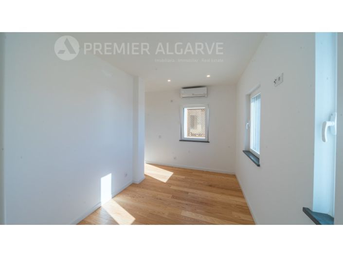 Image No.14-2 Bed House for sale